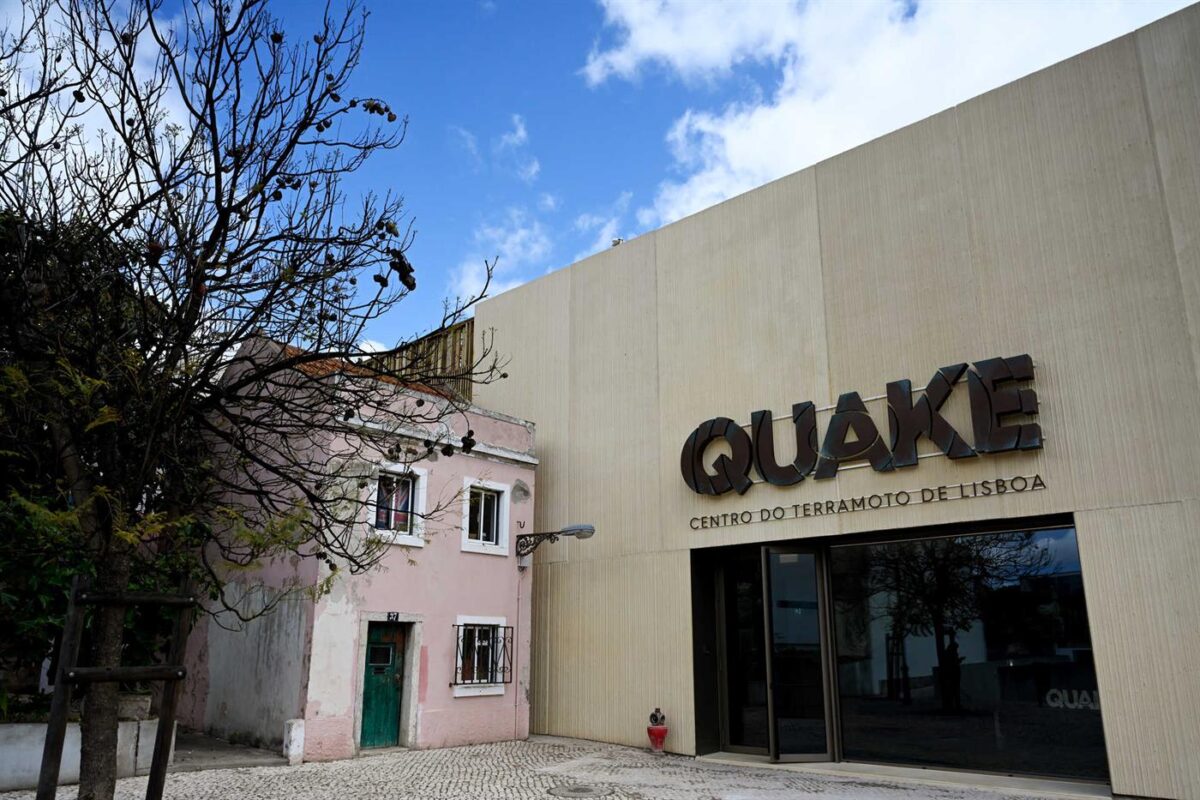 Entrada do museu Quake em Lisboa